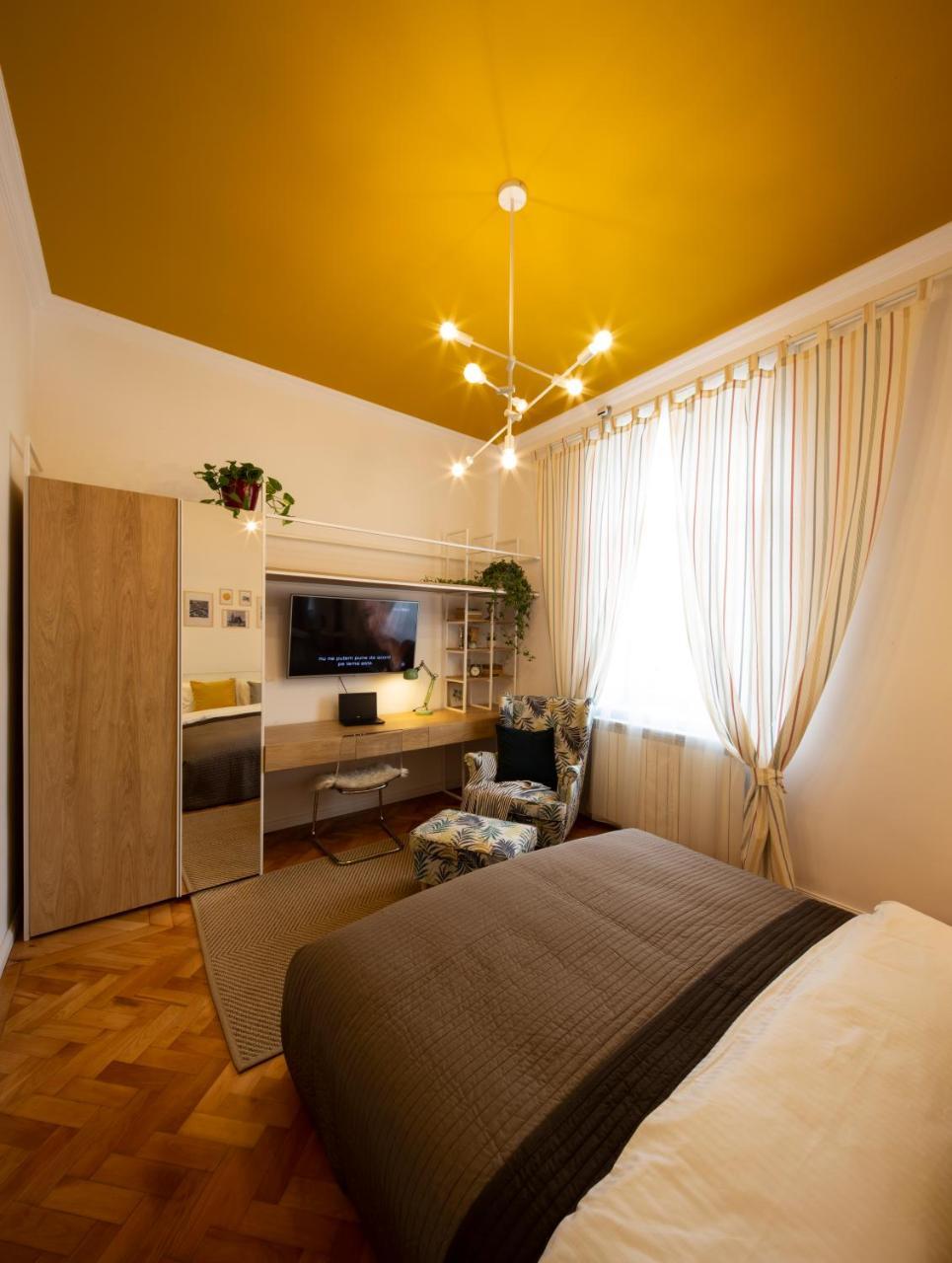 Yellow Apartment Cluj-Napoca Exteriör bild